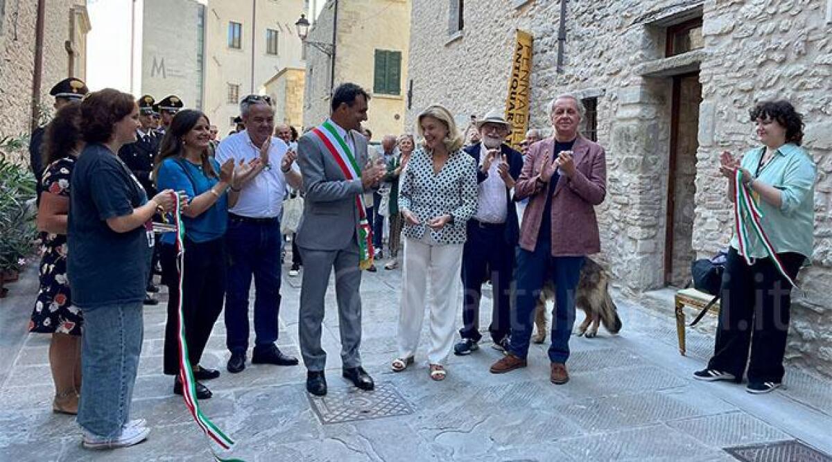 Taglio del nastro per la mostra dell'antiquariato: 'Pennabilli comune straordinario' -