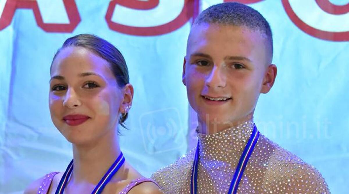 Due coppie di ballo riminesi vincono i campionati italiani delle Danze Folk -