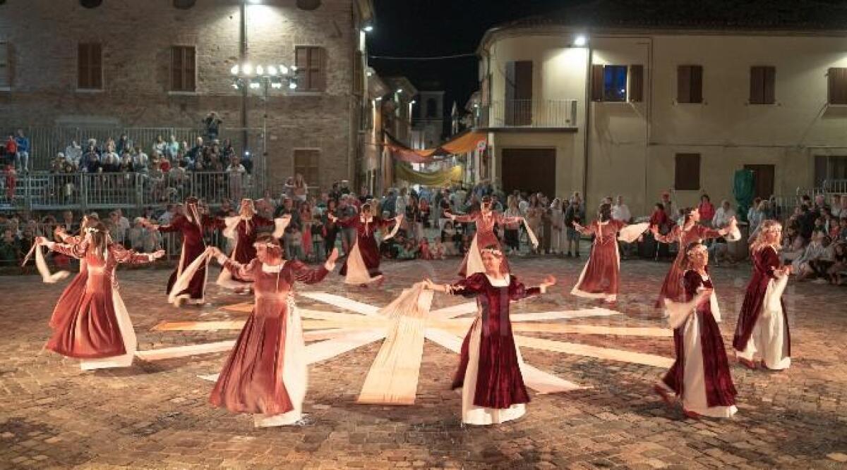 Mondaino, al 'Contado' il Palio de lo Daino 2022. Quattro giorni di pura magia - 