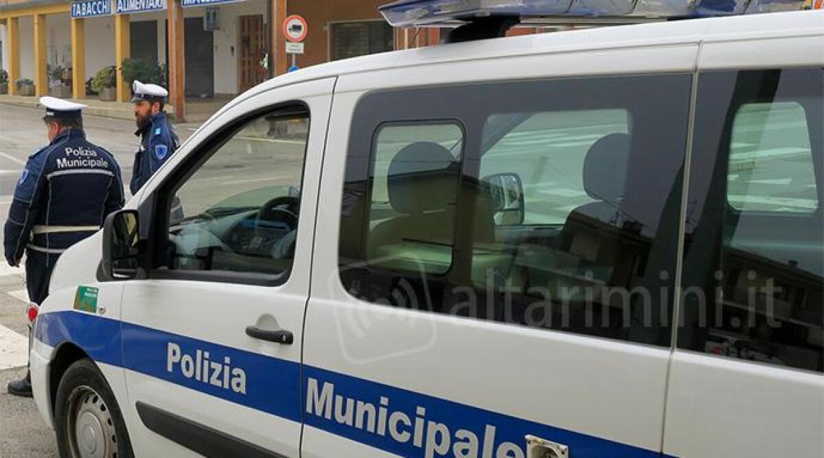 Santarcangelo: a 107 km/h con il limite di 50, maxi sanzione per l'automobilista -