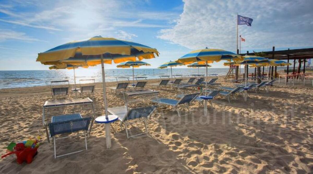 Flashmob di Ferragosto a Rimini per 'abbracciare' la spiaggia - Immagine di repertorio