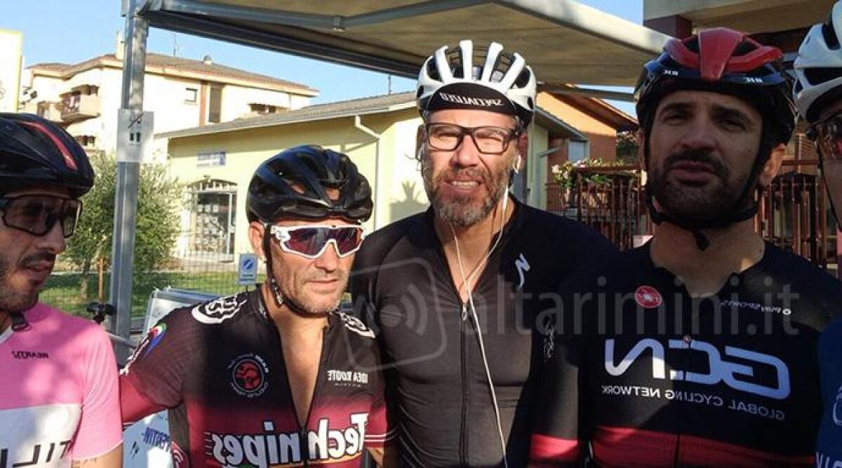 Un dopocena con amici, l'impresa di &quot;Jena&quot; amico di Pantani: in bici da Cesenatico a Livigno - 