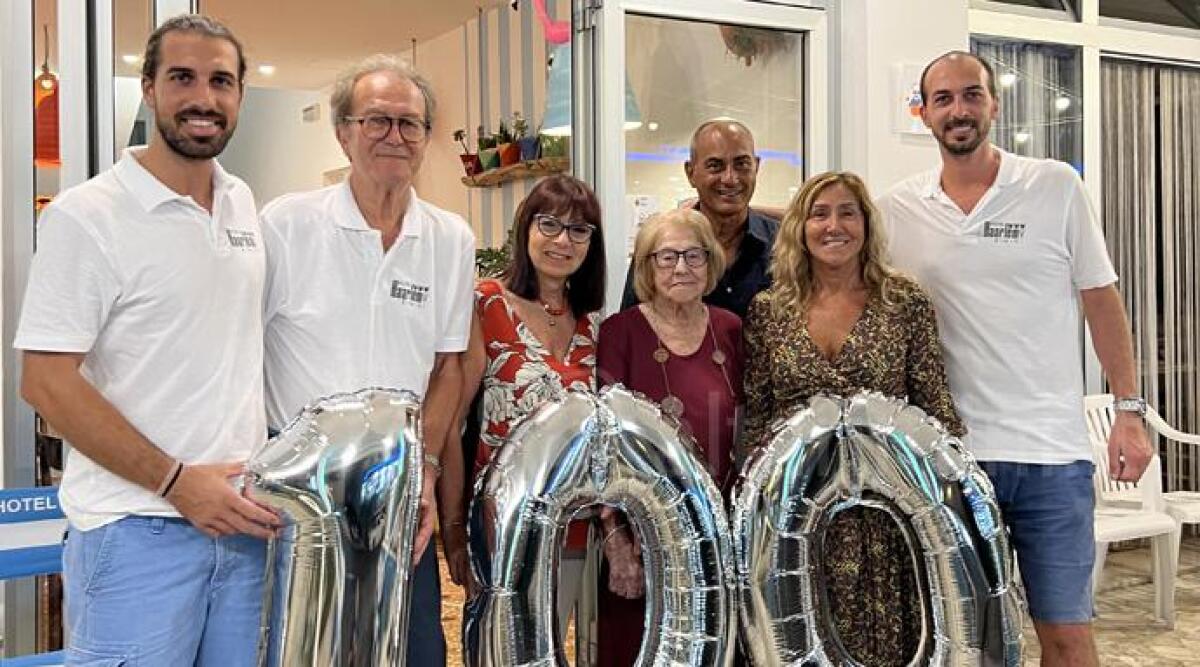 Centenaria da 62 anni in vacanza a Rimini nello stesso hotel: la storia di nonna Rosi -