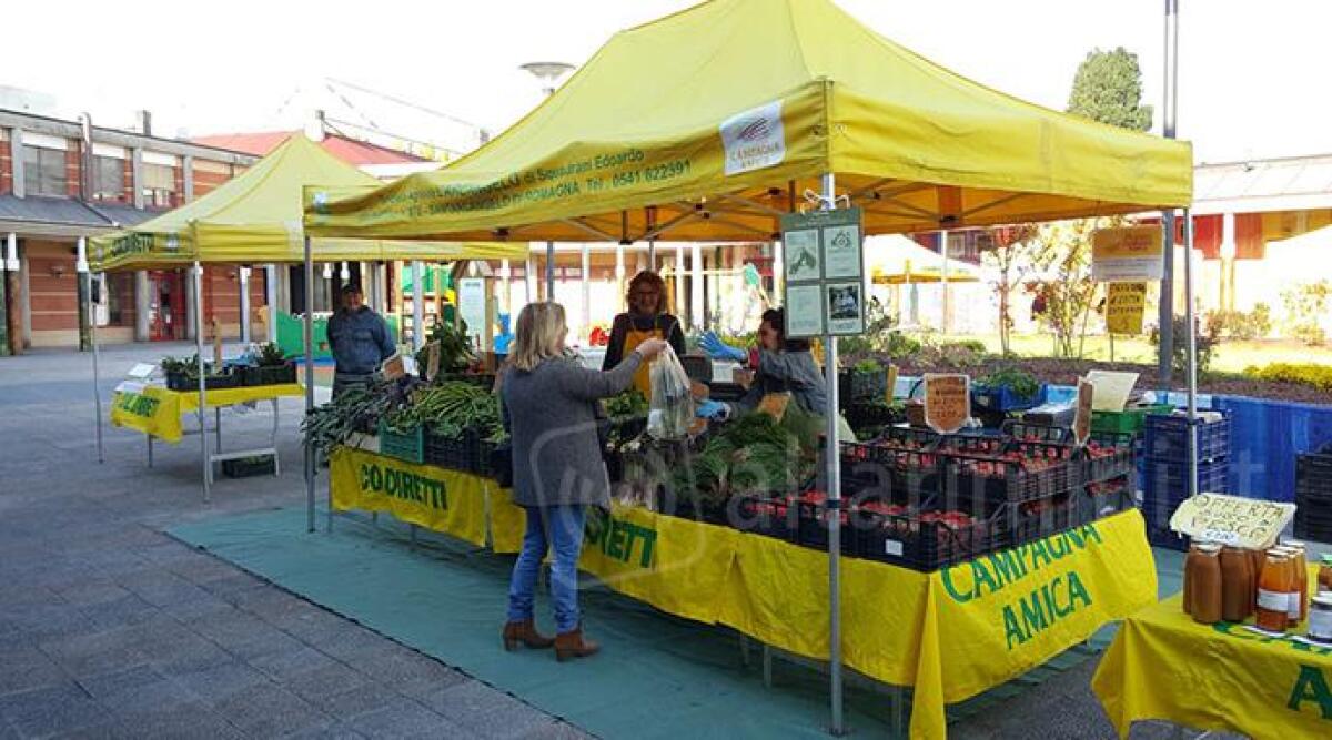 Campagna amica, prodotti a km zero a Rimini nella corte di Palazzo Ghetti - Il mercato di Coldiretti