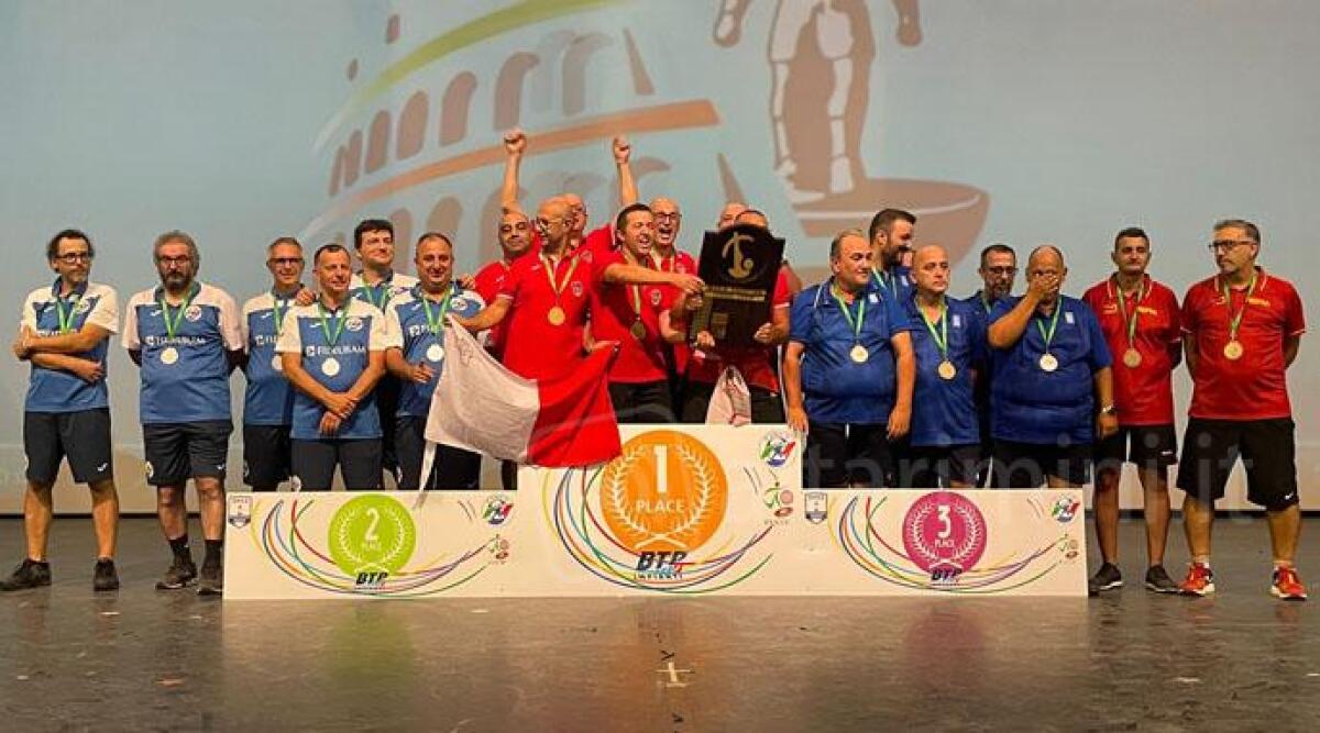 Max Croatti, un riminese sul set di Italia's Got Talent per giocare il Mondiale di Subbuteo - 