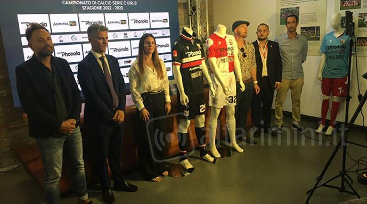 Rimini Calcio, sei sponsor sulle maglie: c'&egrave; anche l'azienda vinicola di Claudio Gabellini - 