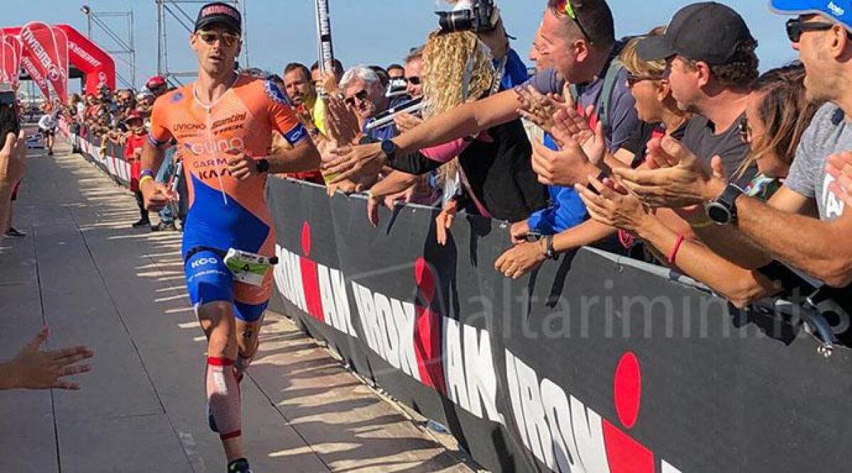 Ironman a Cervia, dopo la mareggiata si gareggia -
