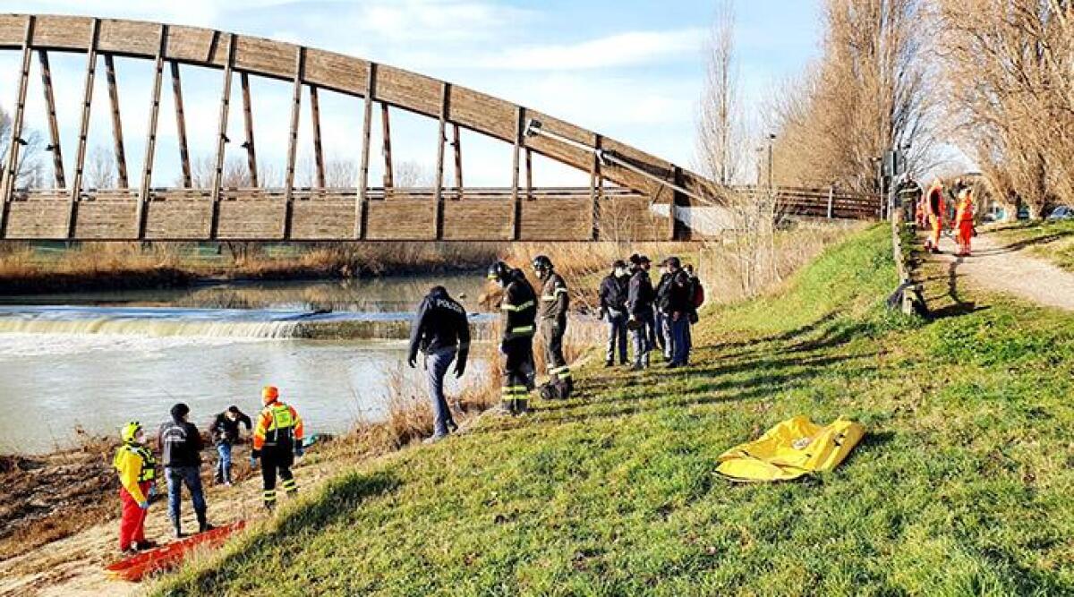 Tragedia lungo il Marecchia, pensionata trovata morta sulla riva del fiume -