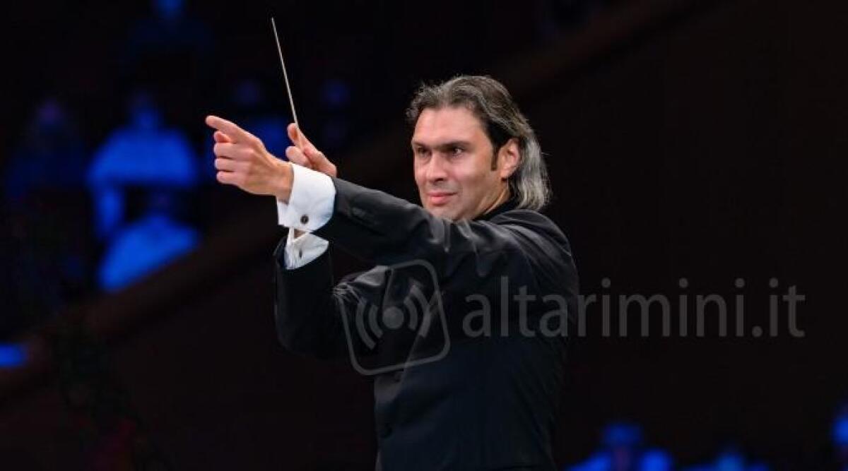 Sagra Musicale Malatestiana, sul podio Vladimir Jurowsky direttore d'orchestra di fama internazionale -
