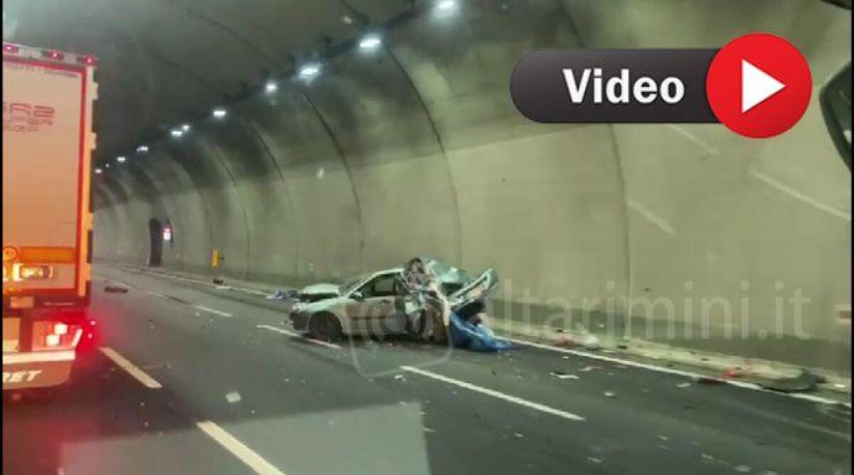 A14, schianto in galleria a Riccione, un ferito e traffico in tilt -