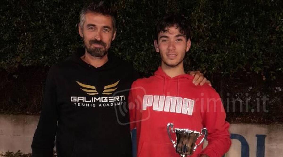 Tennis, Bottari trionfa a Osimo e Spircu a Bisceglie -