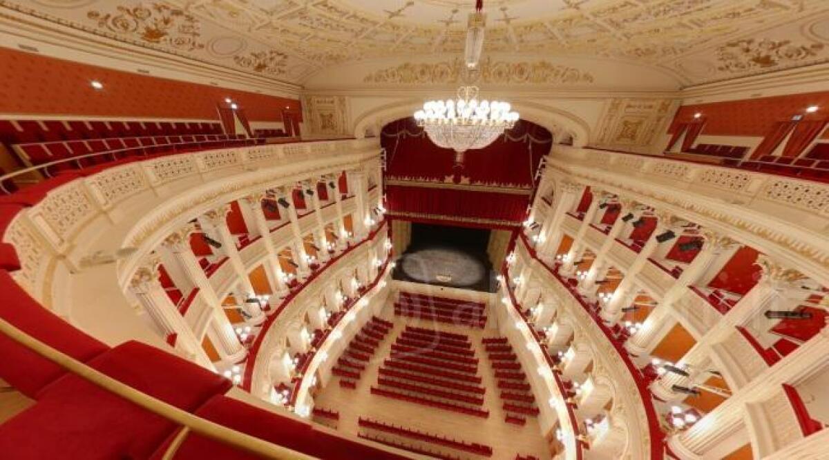 Teatro Galli, boom di richieste: circa duecento abbonamenti staccati nel primo giorno - Teatro Galli di Rimini