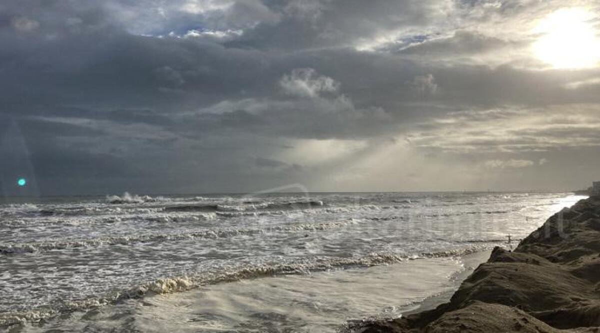 Meteo: nel riminese sabato ancora piogge e rischio mareggiate - 