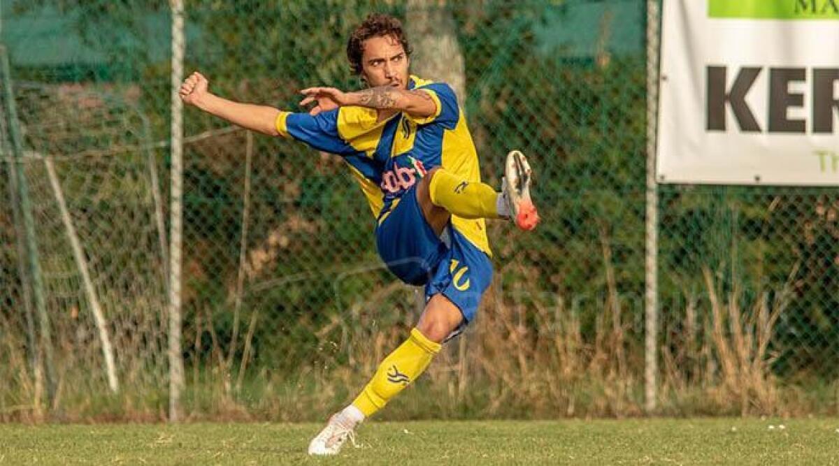 Calcio Seconda Categoria: Delfini corsari in casa del Santarcangelo (1-2) - 