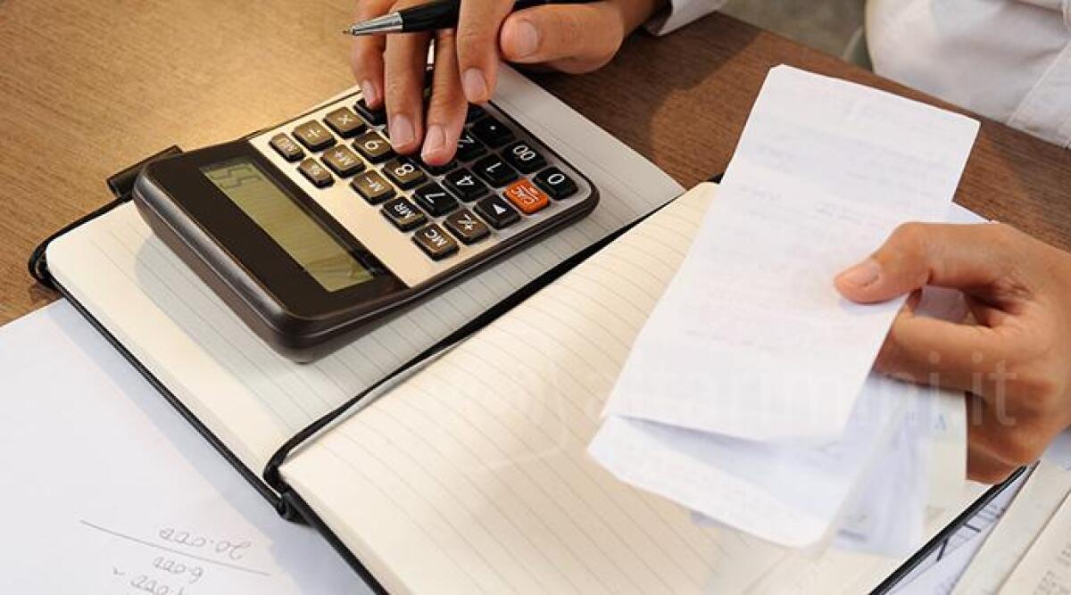 Riccione, il Comune aiuta i cittadini a pagare le bollette. A disposizione 250mila euro - Repertorio