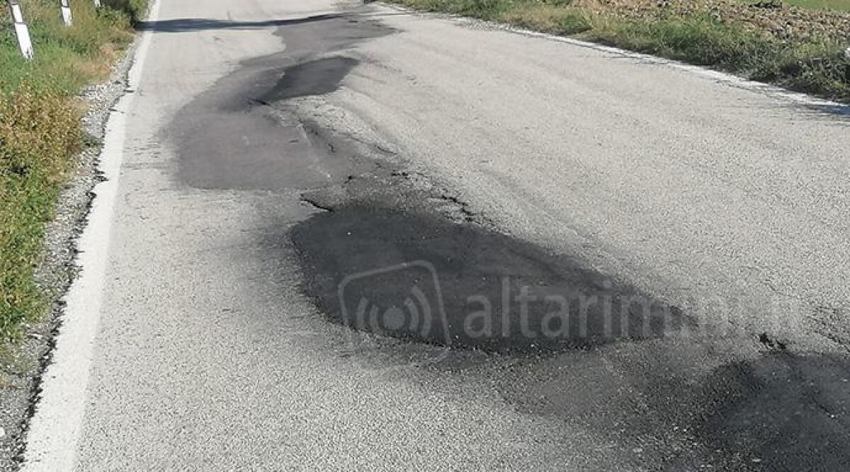 Rimini, strada dissestata e viabilit&agrave; pericolosa in via Marignano - 