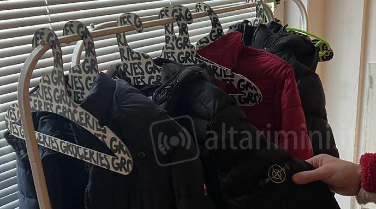 Vendeva online abiti di lusso contraffatti: denunciato 38enne sammarinese - 