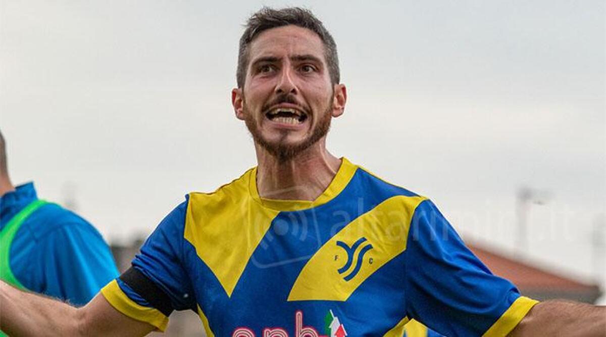 Calcio 2a Cat: Santarcangelo corsaro in trasferta col Real Riccione (1-2) - 