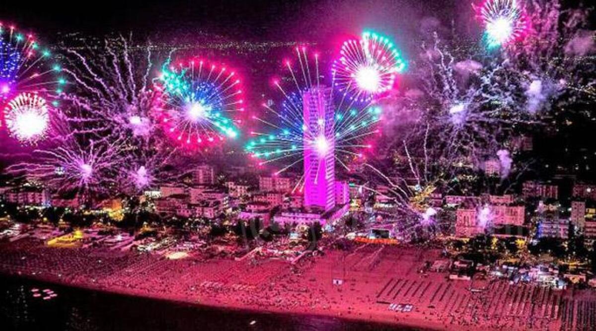 Notte Rosa 2023, fissata la data. Luminarie di Natale accese dal 3 dicembre - 