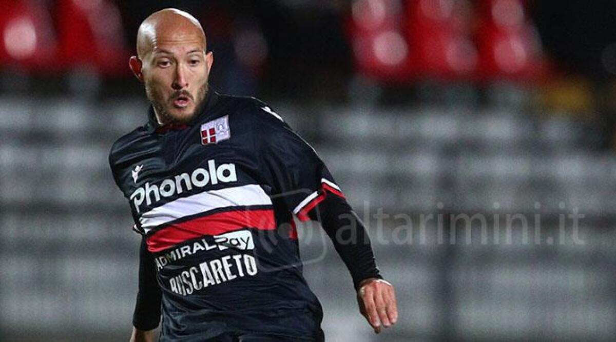 Santini show, la tripletta lancia il Rimini e demolisce l'Imolese (3-1) - 