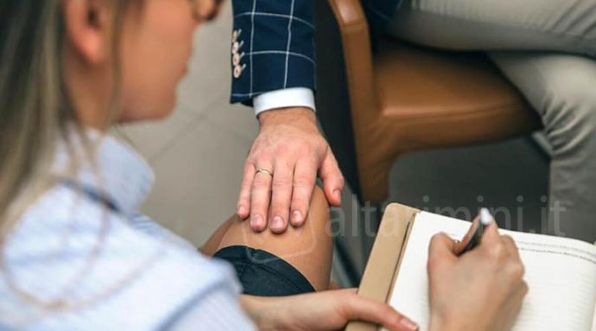 Molestata da un collega di lavoro, il comune dovrà risarcirla di 15.000 euro -