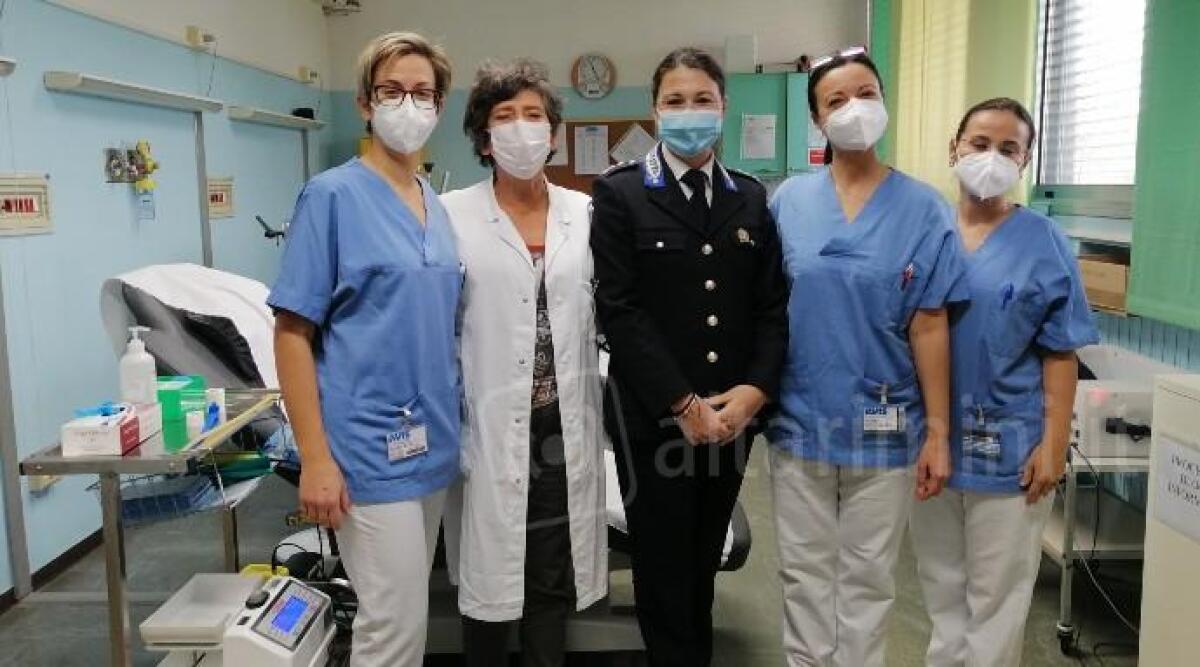 La comandante della Polizia Penitenziaria dei Casetti in visita all'Avis di Rimini -