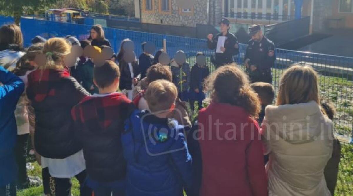 I carabinieri della Forestale e gli alunni delle scuole celebrano la &lsquo;Festa dell&rsquo;Albero&rsquo; - 
