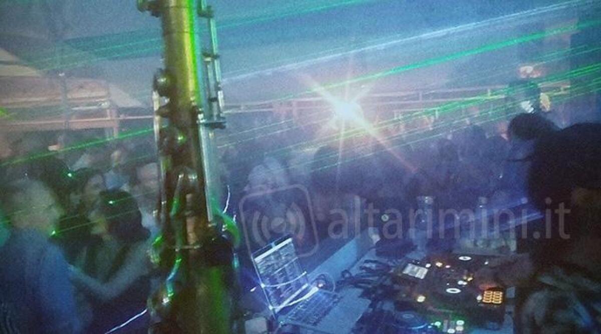 Capodanno Rimini, esplode la festa in piazza Cavour con la Reunion Paradiso -
