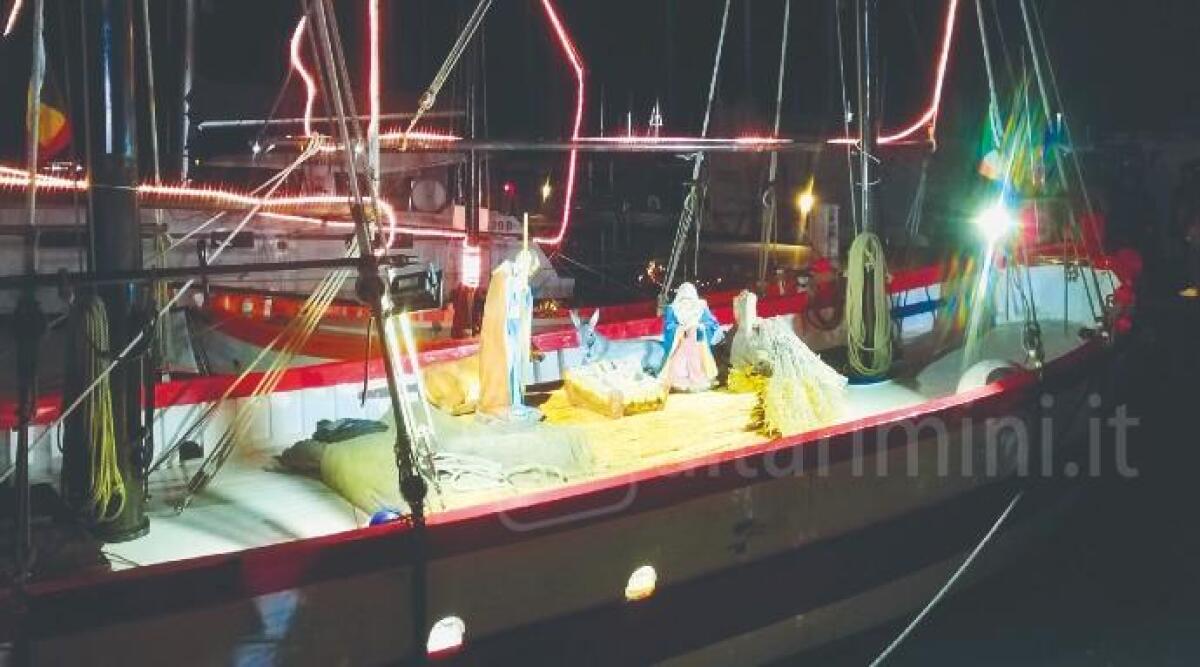Arriva il presepe in Darsena a Rimini con Babbo Natale in moscone -