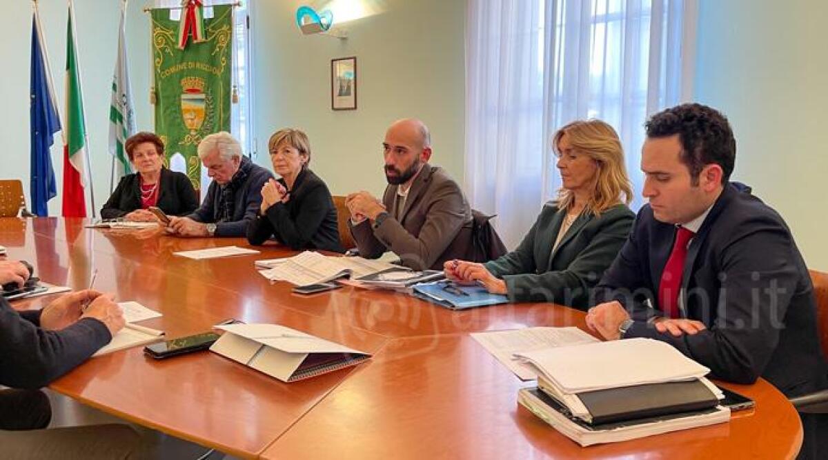 Riccione, maratona in consiglio comunale per approvare il bilancio. 'Tariffe dei servizi invariate' - 