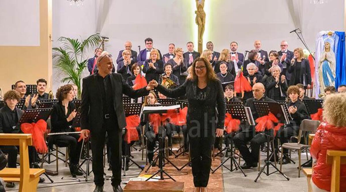 Natale Riccione, anche l'atmosfera di 'Din don dan' si sposta in chiesa - 