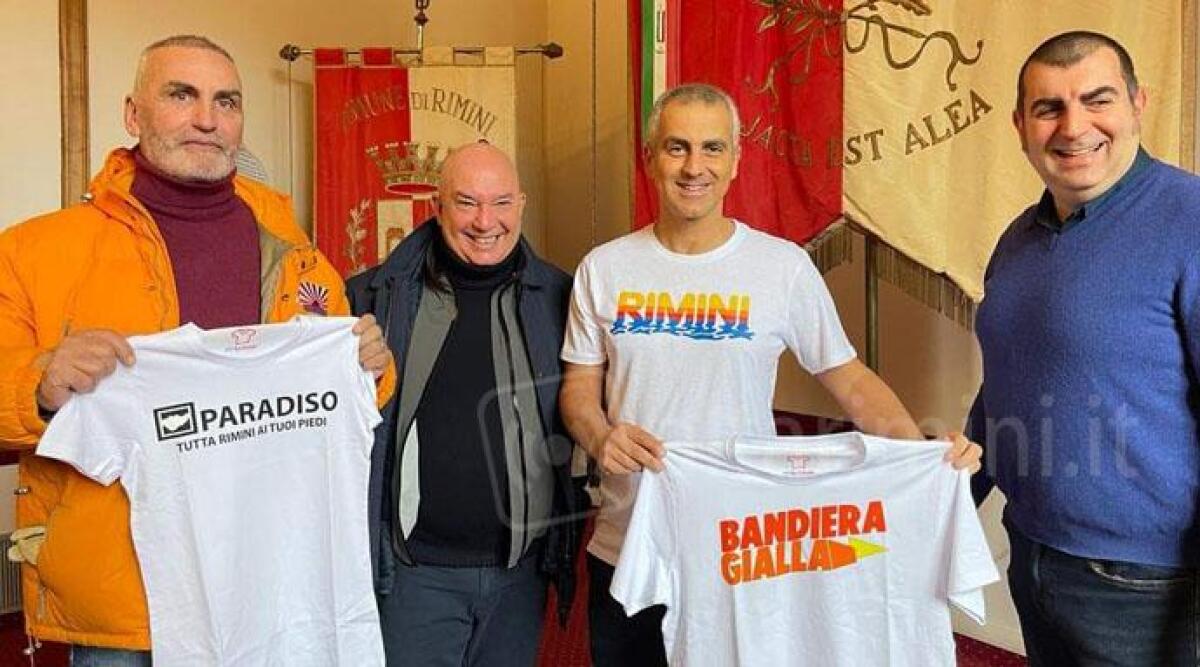 Magliette con il logo delle discoteche e dei negozi storici di Rimini: la bella iniziativa solidale -
