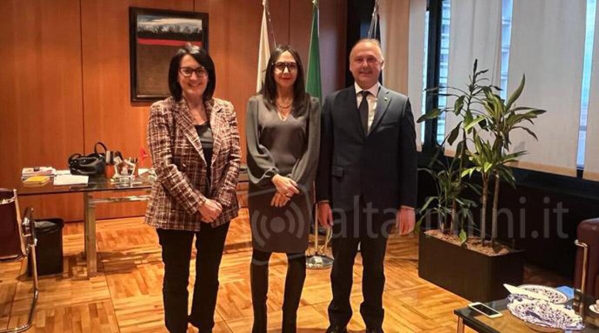 Casteldelci, no al parco eolico: 'A un km e mezzo dal centro'. Sindaco ricevuto in Regione - Da sinistra Emma Petitti