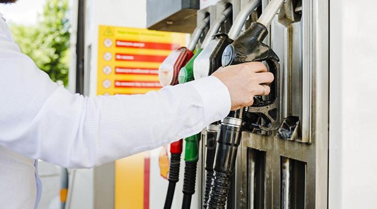 San Marino: ancora code ai benzinai, prezzo sotto all'euro e mezzo a litro - Archivio
