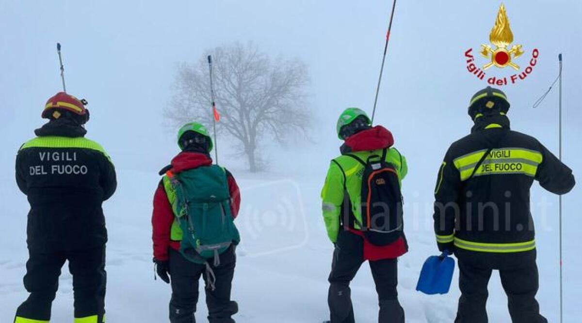 Montecopiolo, anche un drone usato nelle ricerche della donna dispersa nelle neve - I soccorritori in azione