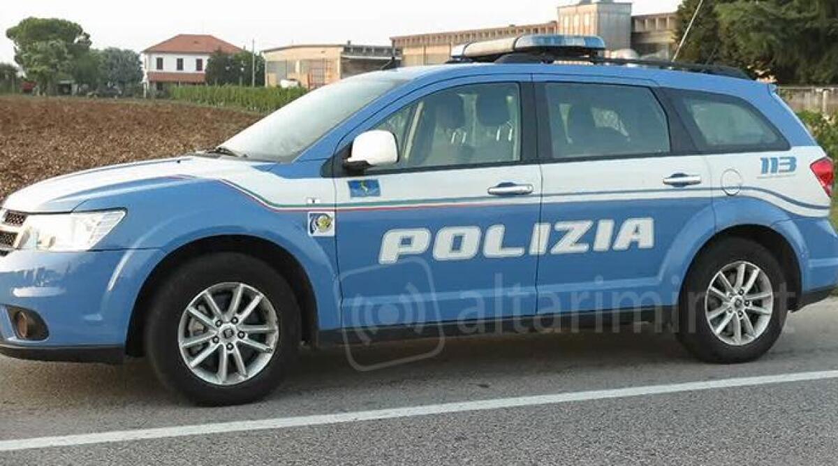 D&agrave; di matto sull'autobus e aggredisce la Polizia: fermato con lo spray al peperoncino - Foto di repertorio