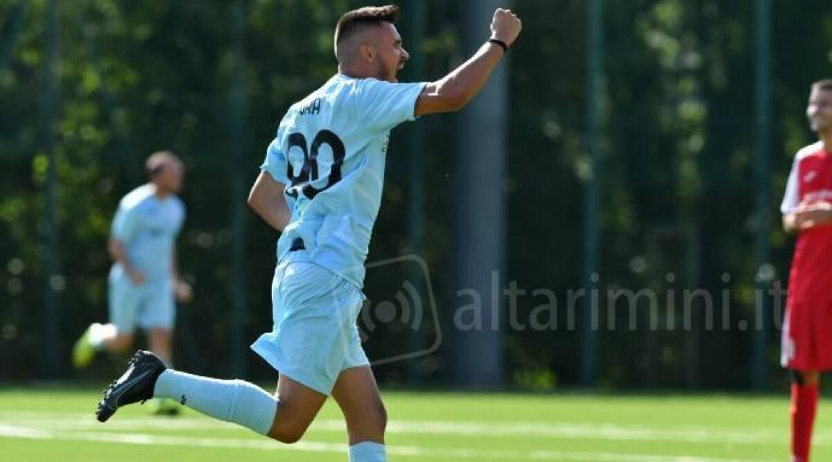 Calcio RSM: bagarre in coda, Cosmos e Tre Penne non sbagliano in vetta - Raul Ura ha segnato il 3-2 per il Murata (foto FSGC)