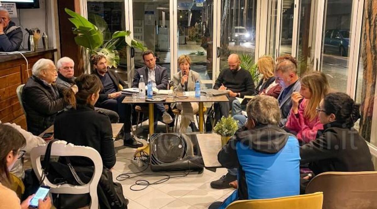 Riccione, Sindaca e Giunta incontrano i cittadini al Centro di Buon Vicinato - Uno dei precedenti incontri