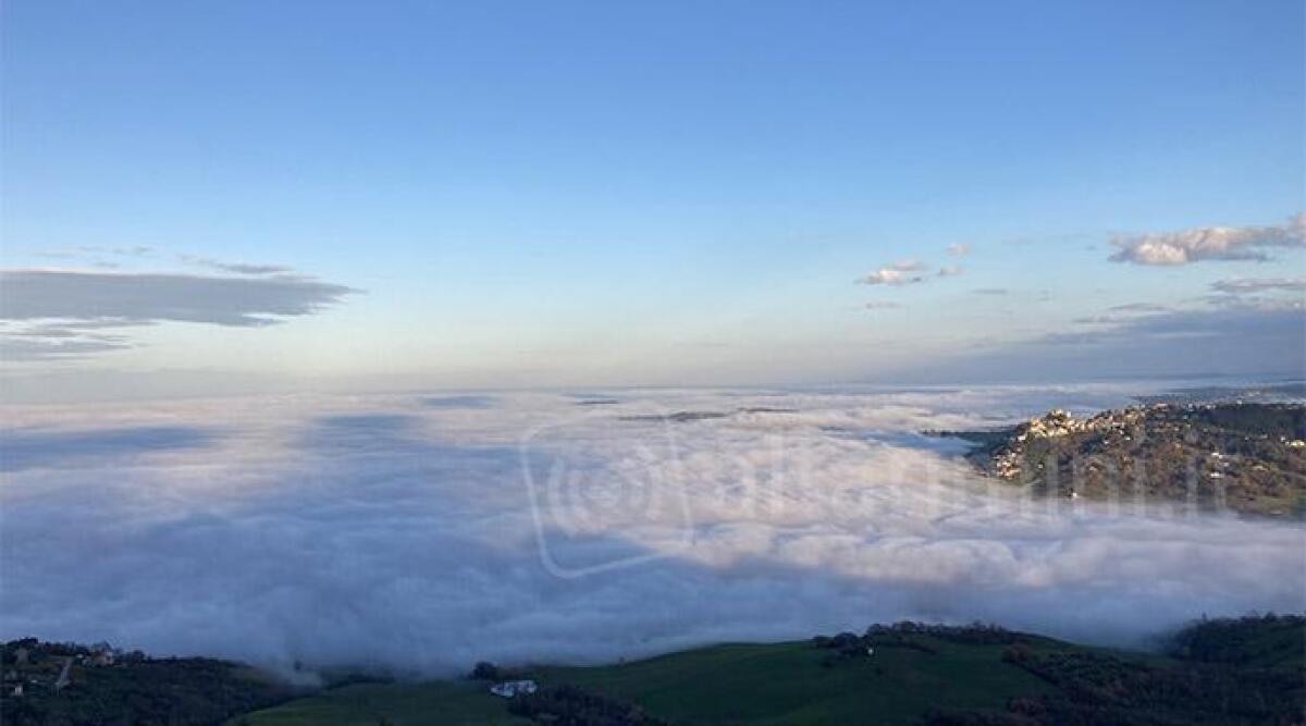 Meteo, a Rimini il 2023 inizia con nebbia e temperature sopra media - Poggio Torriana PH ANTONIOLI