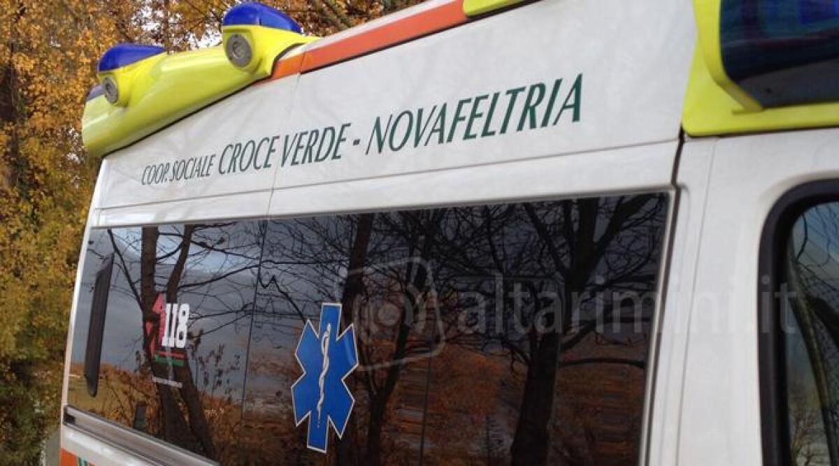 Alta Valmarecchia, muore nell'auto dopo un malore improvviso - Ambulanza della Croce Verde di Novafeltria ARCHIVIO