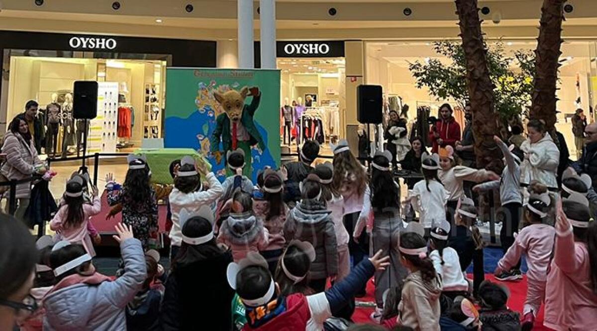 A lezione da Geronimo Stilton: il topogiornalista pi&ugrave; famoso d'Italia incontra i bambini - Geronimo Stilton a "Le Befane" Shopping Center di Rimini