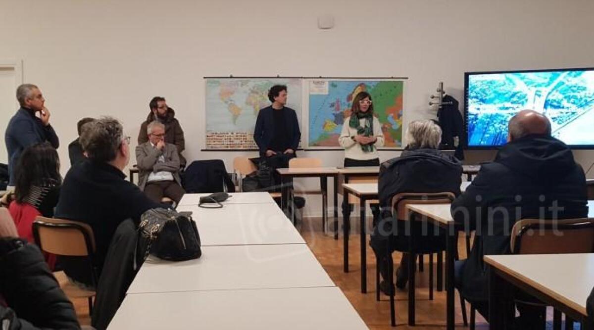 Maxi cantiere Statale 16, a Rimini gli incontri con i cittadini per presentare i lavori - Un momento dell'incontro