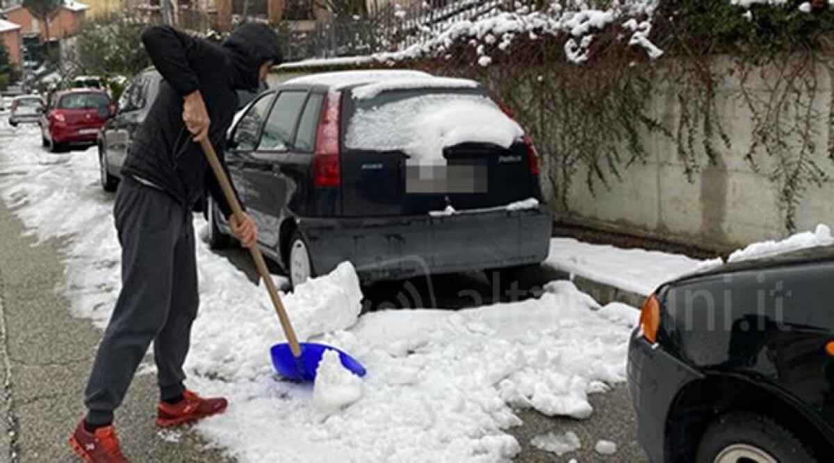 Maltempo, una frana isola alcune case nella zona di Montescudo - Disagi maltempo