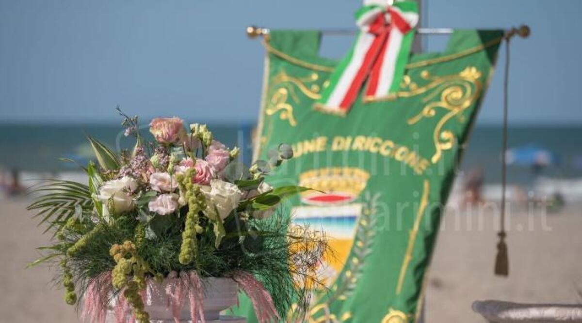 Matrimoni a Riccione, nel 2022 quasi raddoppiate le nozze - Matrimonio in spiaggia a Riccione