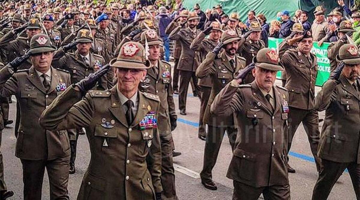 Dopo le accuse durante il raduno di Rimini, gli Alpini lanciano un sito contro le molestie - L'adunata degli Alpini a Rimini
