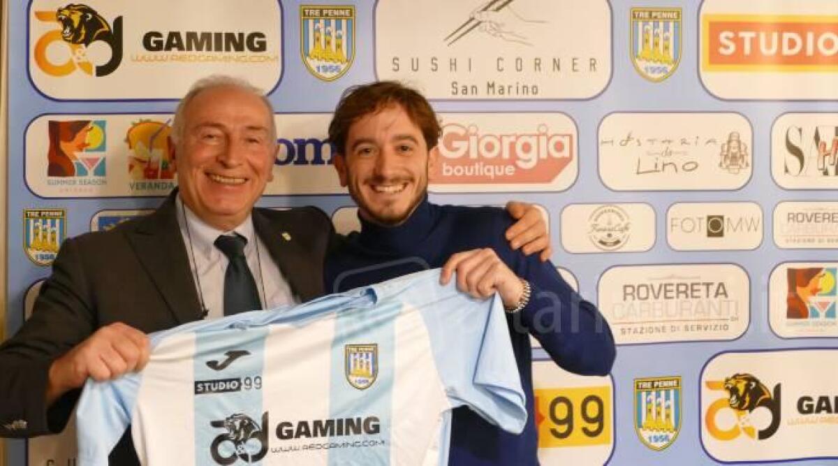 Calcio RSM, dalla Libertas arriva Fabio Giovagnoli - Giovagnoli con il presidente Selva