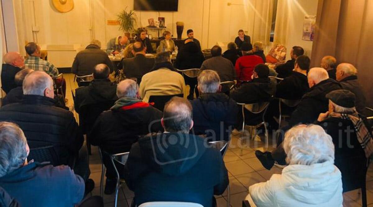 Riccione, una nuova piazza per il quartiere Punta dell'Est - Un momento dell'incontro