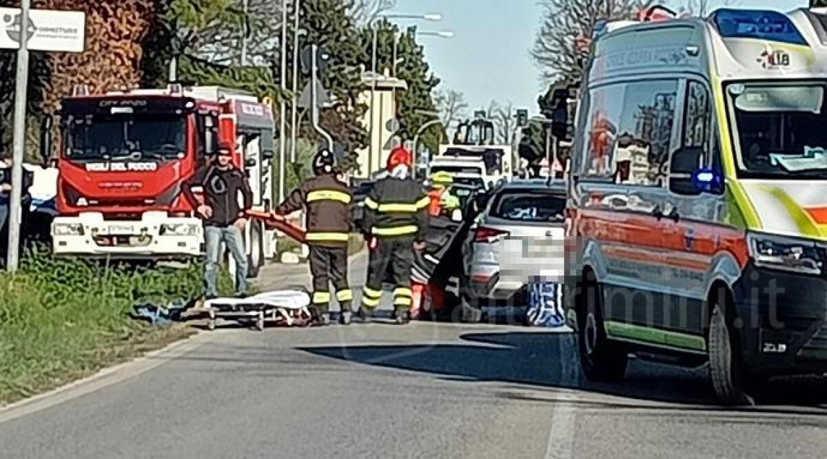 Auto tampona un camion: ferita una donna sulla Marecchiese - Il luogo dell'incidente
