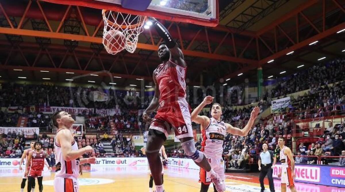 Basket A2, derby amaro per RivieraBanca: L'Unieuro si impone 87-65 - Foto: ufficio stampa Pallacanestro Forlì - Massimo Nazzaro