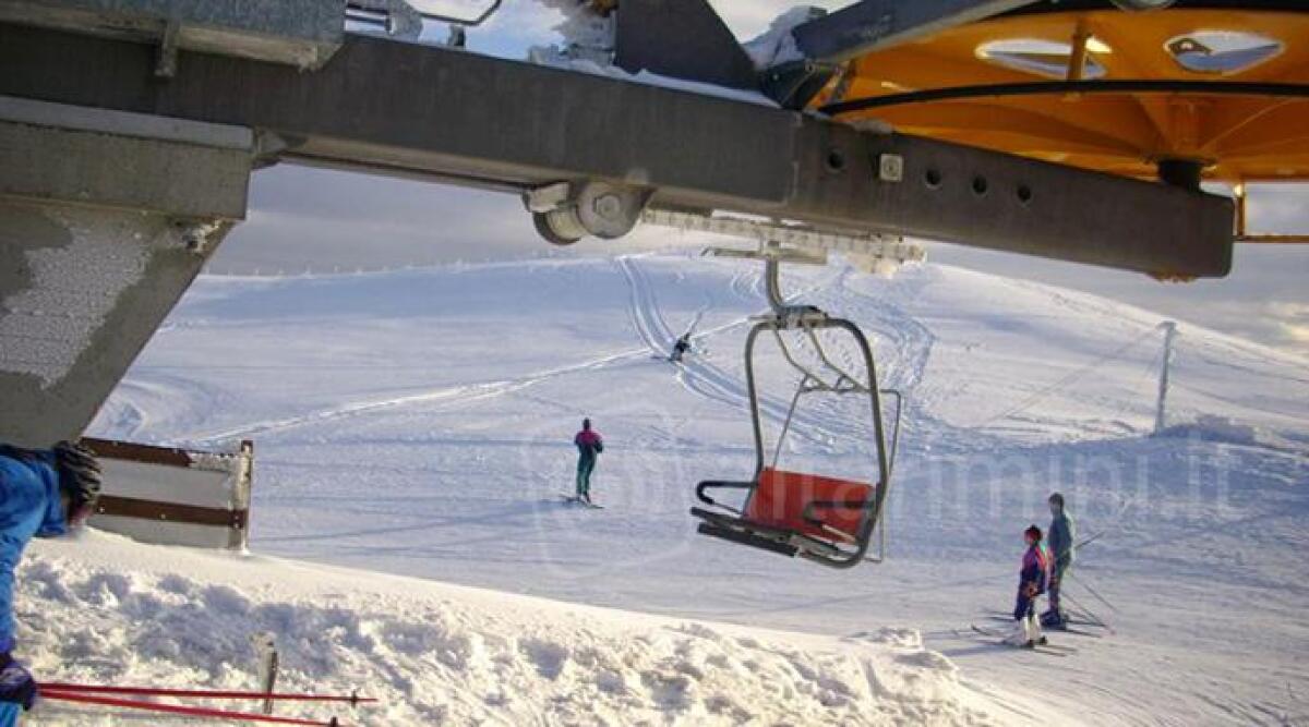 Eremo monte Carpegna, la neve c'è ma la seggiovia è chiusa - La seggiovia chiusa per manutenzione straordinaria